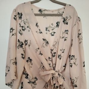 WAYF Light Pink and Black Floral Short Sleeve V-Neck Wrap Blouse